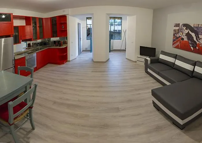 La Casa Nel Borgo بيت للعطل